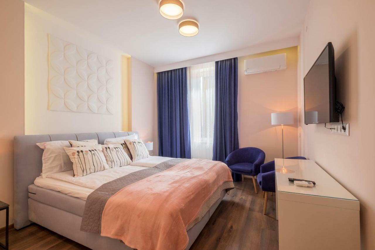 Cozy 3-Bedroom With Stylish Comfort And Chic Decor Szófia Kültér fotó