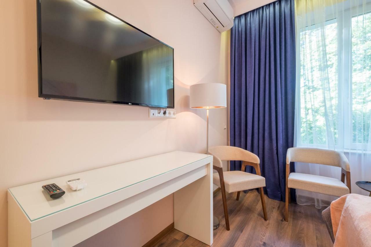 Cozy 3-Bedroom With Stylish Comfort And Chic Decor Szófia Kültér fotó