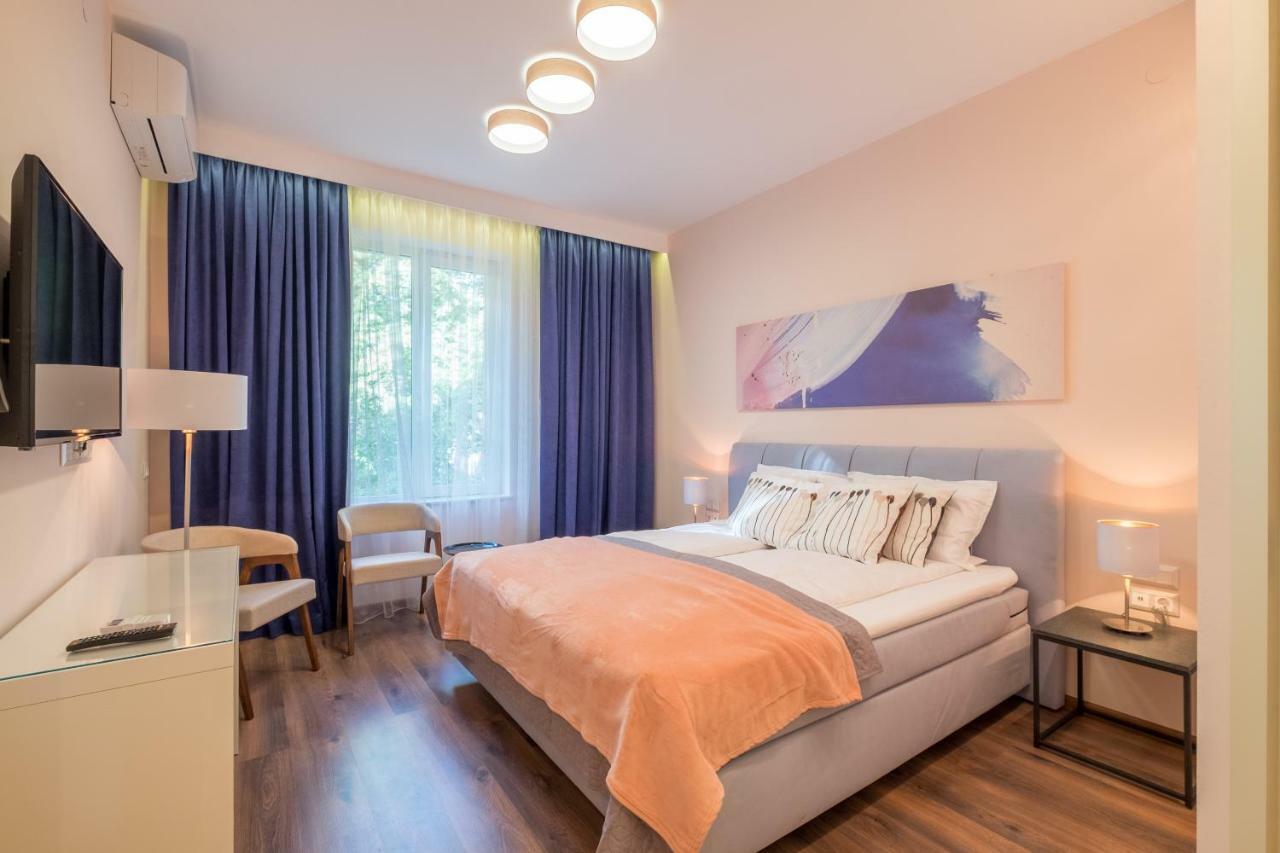 Cozy 3-Bedroom With Stylish Comfort And Chic Decor Szófia Kültér fotó